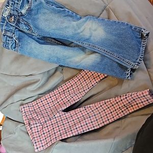 🌻4 for $15🌻 Bundle of 2 Oshkosh pants 3t